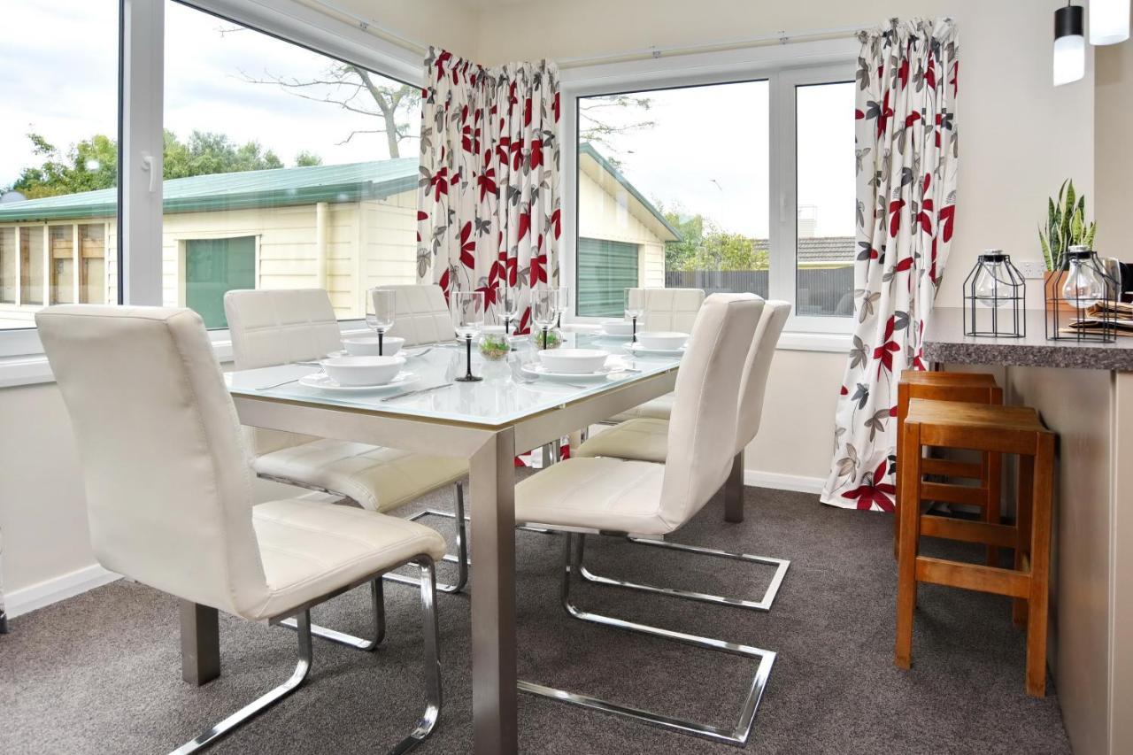 Weston Villa - Christchurch Holiday Homes Экстерьер фото